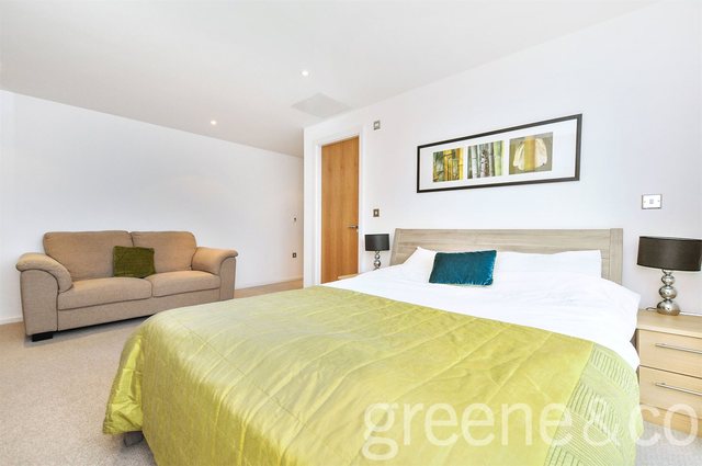  Image of 2 bedroom Detached house to rent in Millharbour London E14 at 37 Millharbour Canary Wharf London Arena, E14 9DL