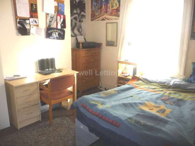  Image of 4 bedroom Detached house to rent in Addington Road Reading RG1 at Addington Road  Reading, RG1 5PZ