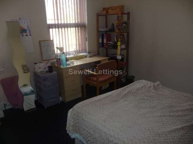  Image of 7 bedroom Detached house to rent in Addington Road Reading RG1 at Addington Road  Reading, RG1 5PX