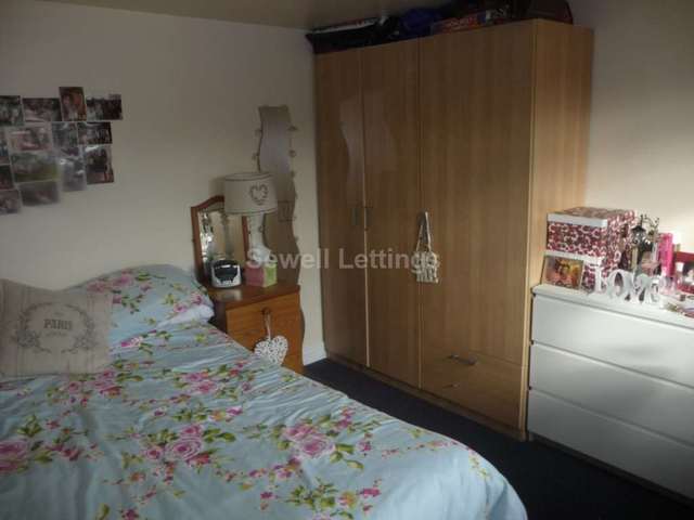  Image of 7 bedroom Detached house to rent in Addington Road Reading RG1 at Addington Road  Reading, RG1 5PX