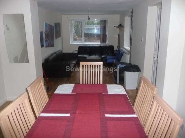  Image of 7 bedroom Detached house to rent in Addington Road Reading RG1 at Addington Road  Reading, RG1 5PZ