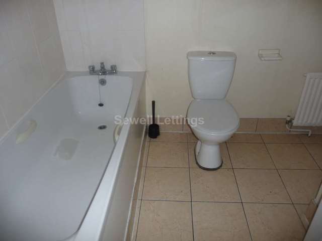  Image of 7 bedroom Detached house to rent in Addington Road Reading RG1 at Addington Road  Reading, RG1 5PZ
