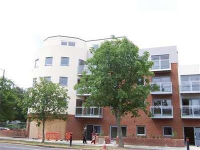  Image of 2 bedroom Flat for sale in Kenton Road Harrow HA3 at Kenton Road  Harrow, HA3 9BH