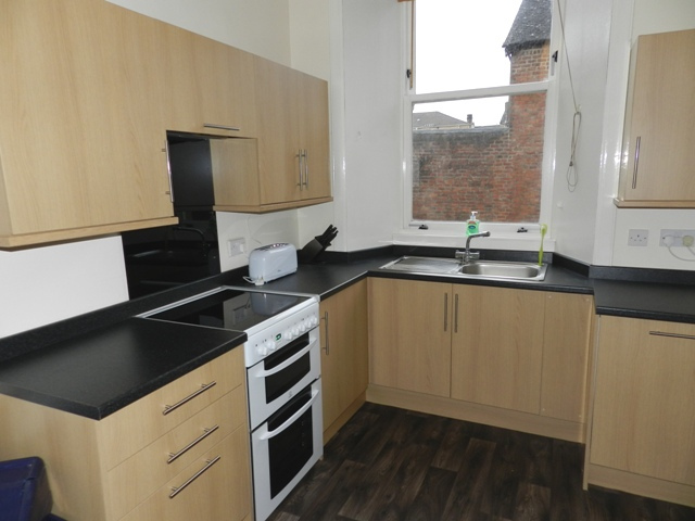  Image of 2 bedroom Flat to rent in Albert Avenue Glasgow G42 at Queens Park Glasgow Glasgow, G42 8RE