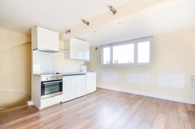 Image of Studio flat to rent in Albert Road Mitcham CR4 at Albert Road  Mitcham, CR4 4AL