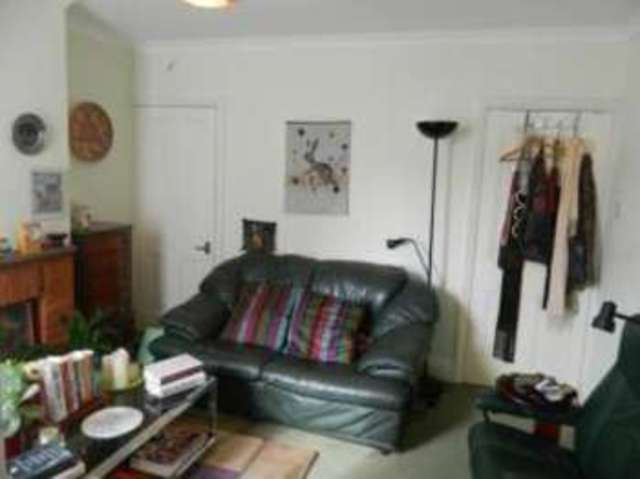  Image of 3 bedroom Terraced house for sale in Albert Street Warwick CV34 at Warwick Warwickshire Warwick, CV34 4JX