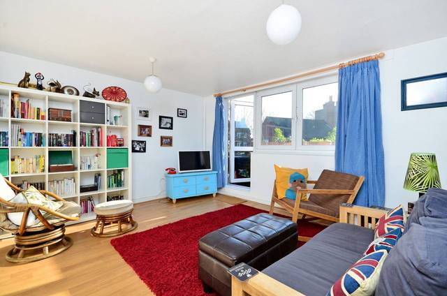  Image of 3 bedroom Flat for sale in Albion Grove London N16 at Albion Grove  Stoke Newington, N16 8RE