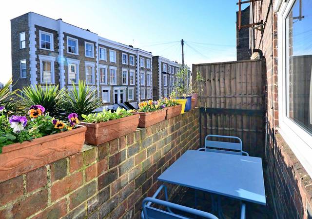  Image of 3 bedroom Flat for sale in Albion Grove London N16 at Albion Grove  Stoke Newington, N16 8RE