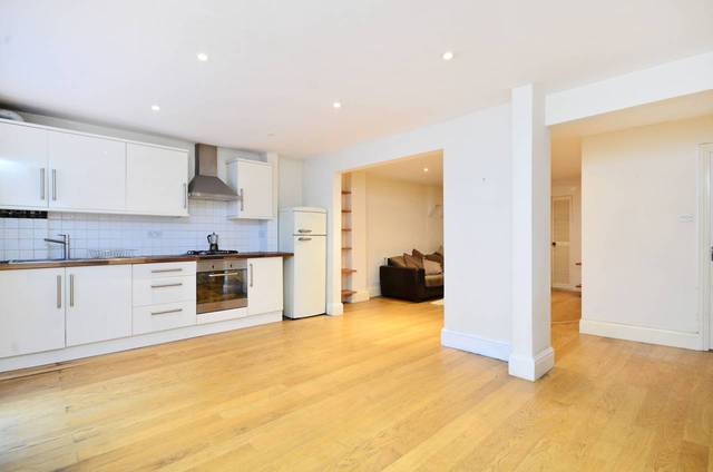  Image of 1 bedroom Flat for sale in Albion Parade London N16 at Albion Parade  Stoke Newington, N16 9LD