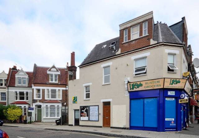  Image of 1 bedroom Flat for sale in Albion Parade London N16 at Albion Parade  Stoke Newington, N16 9LD