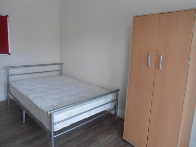  Image of 4 bedroom Terraced house to rent in Alderson Road Wavertree Liverpool L15 at Wavertree  Liverpool, L15 2HL