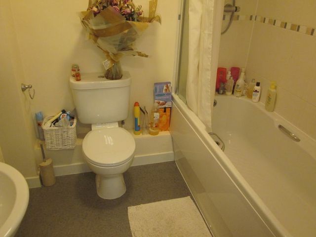  Image of 1 bedroom Flat to rent in Alexander Square Eastleigh SO50 at Alexander Square  Eastleigh, SO50 4BX