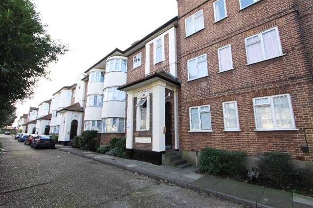  Image of 2 bedroom Flat to rent in Alexandra Avenue South Harrow Harrow HA2 at Alexandra Avenue Rayners lane Rayners lane, HA2 9DT