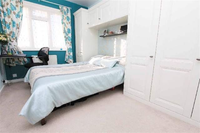  Image of 2 bedroom Flat to rent in Alexandra Avenue South Harrow Harrow HA2 at Alexandra Avenue Rayners lane Rayners lane, HA2 9DT