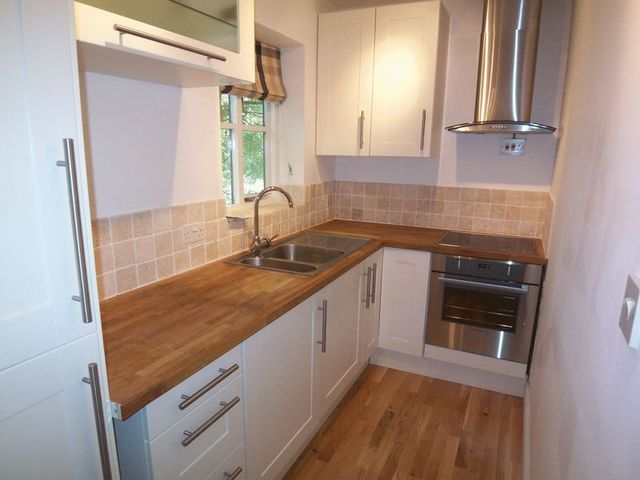  Image of 1 bedroom Flat to rent in Alexandra Road Englefield Green Egham TW20 at Alexandra Road Englefield Green Egham, TW20 0RR
