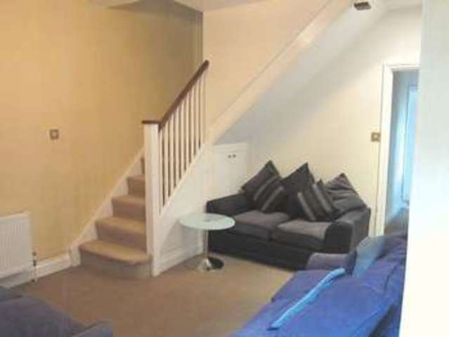  Image of 6 bedroom Semi-Detached house to rent in Alexandra Road Englefield Green Egham TW20 at Alexandra Road Englefield Green Egham, TW20 0RR
