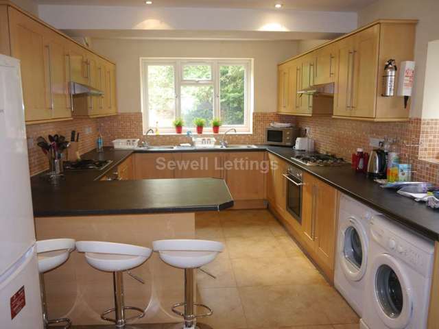  Image of 10 bedroom Detached house to rent in Alexandra Road Reading RG1 at Alexandra Road  Reading, RG1 5PE