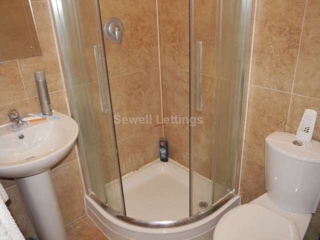  Image of 10 bedroom Detached house to rent in Alexandra Road Reading RG1 at Alexandra Road  Reading, RG1 5PE
