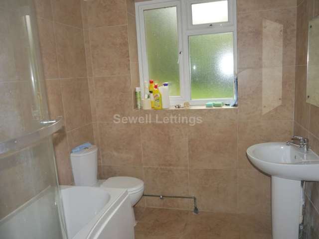  Image of 10 bedroom Detached house to rent in Alexandra Road Reading RG1 at Alexandra Road  Reading, RG1 5PE