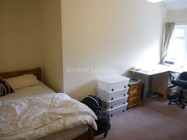  Image of 10 bedroom Detached house to rent in Alexandra Road Reading RG1 at Alexandra Road  Reading, RG1 5PE