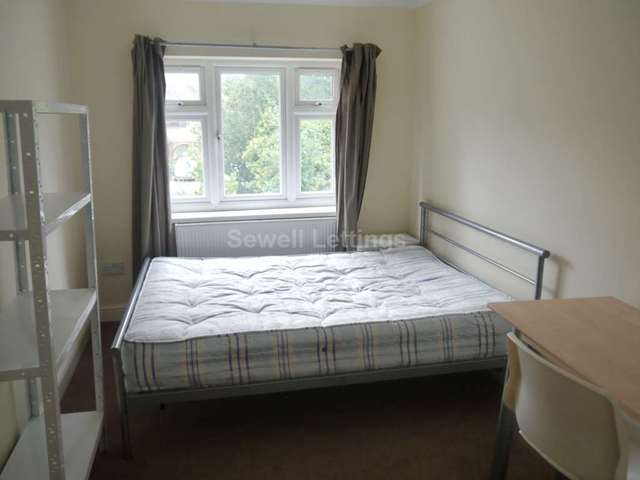  Image of 10 bedroom Detached house to rent in Alexandra Road Reading RG1 at Alexandra Road  Reading, RG1 5PE