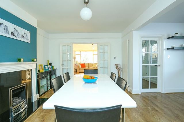  Image of 5 bedroom Semi-Detached house for sale in Alinora Avenue Goring-by-Sea Worthing BN12 at Alinora Avenue Goring-By-Sea Worthing, BN12 4ND