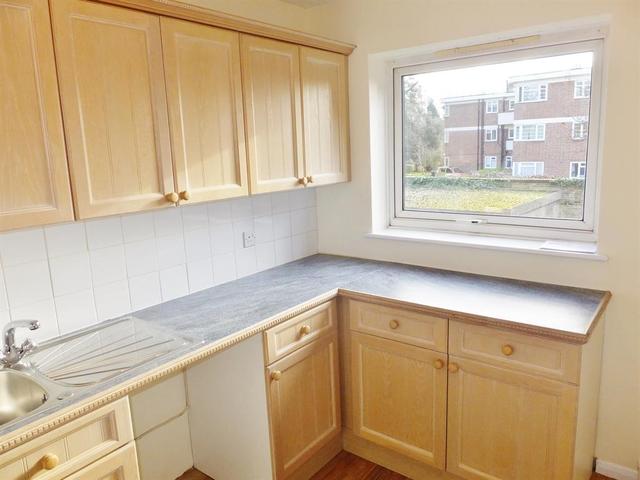  Image of 2 bedroom Flat to rent in All Saints Road Sutton SM1 at Sutton Surrey Sutton, SM1 3DB