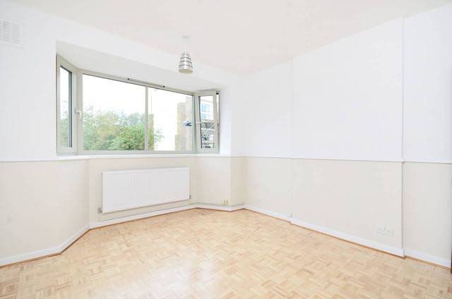 Image of 3 bedroom Flat for sale in Allen Road London N16 at Allen Road  Stoke Newington, N16 8SB