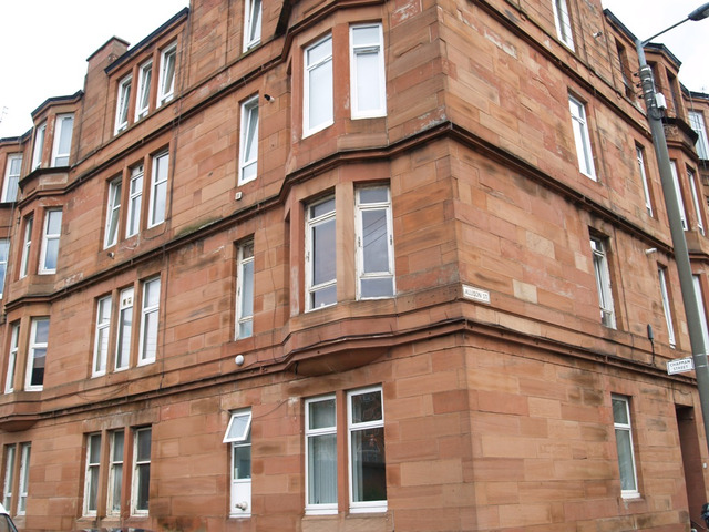  Image of 1 bedroom Flat to rent in Allison Street Glasgow G42 at Queens Park Glasgow Glasgow, G42 8NE