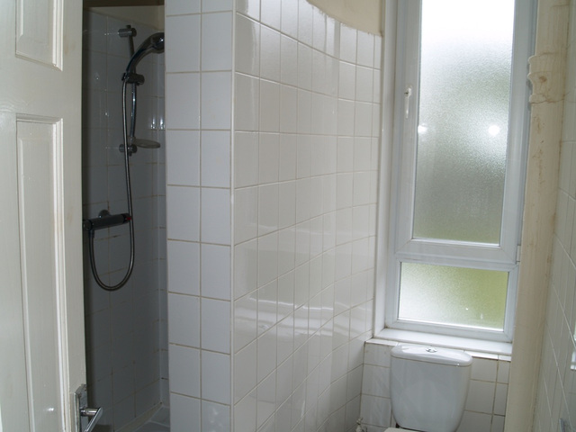  Image of 1 bedroom Flat to rent in Allison Street Glasgow G42 at Queens Park Glasgow Glasgow, G42 8NE