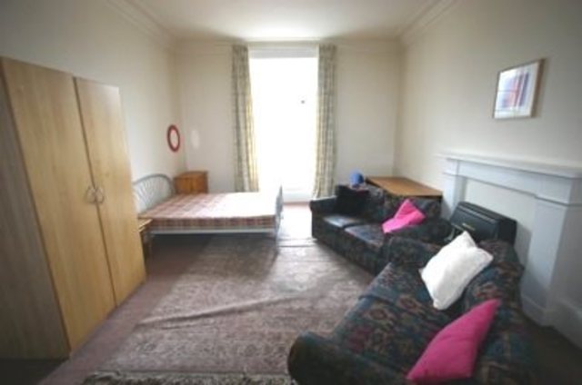  Image of 4 bedroom Flat to rent in Alva Street West End Edinburgh EH2 at West End Edinburgh Edinburgh, EH2 4QG
