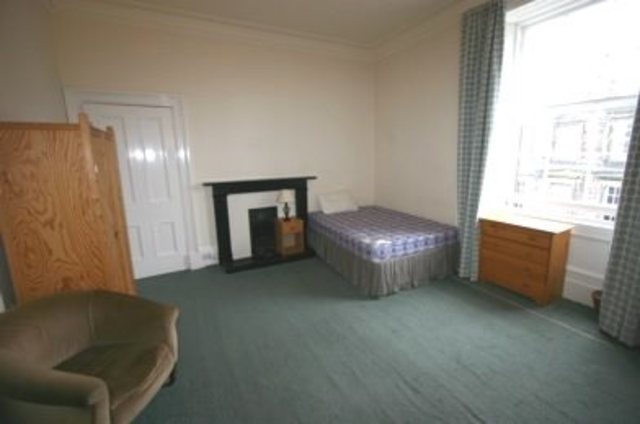  Image of 4 bedroom Flat to rent in Alva Street West End Edinburgh EH2 at West End Edinburgh Edinburgh, EH2 4QG