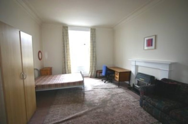  Image of 4 bedroom Flat to rent in Alva Street West End Edinburgh EH2 at West End Edinburgh Edinburgh, EH2 4QG