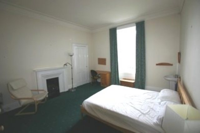  Image of 4 bedroom Flat to rent in Alva Street West End Edinburgh EH2 at West End Edinburgh Edinburgh, EH2 4QG