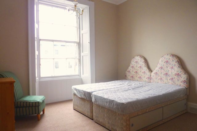  Image of 2 bedroom Flat to rent in Alva Street West End Edinburgh EH2 at West End Edinburgh Edinburgh, EH2 4PY