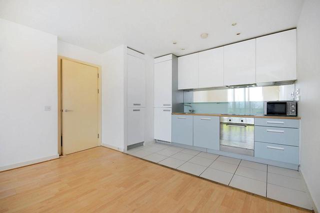  Image of 1 bedroom Flat to rent in New River Avenue London N8 at New River Avenue London Turnpike Lane, N8 7QE