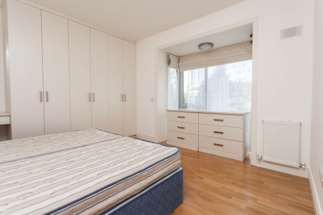  Image of 3 bedroom Flat to rent in Amherst Road London W13 at Amherst Road  London, W13 8LX