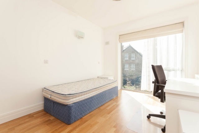  Image of 3 bedroom Flat to rent in Amherst Road London W13 at Amherst Road  London, W13 8LX