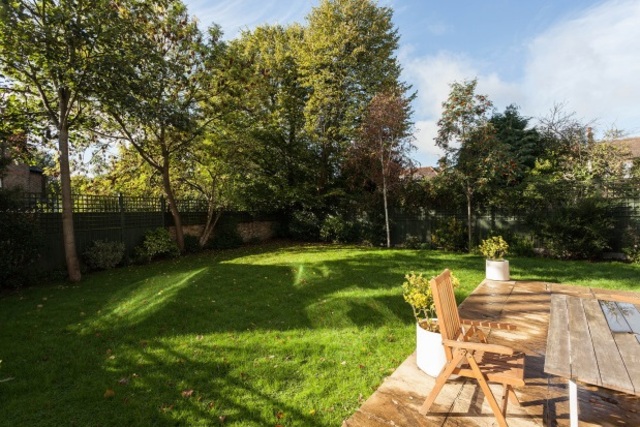  Image of 3 bedroom Flat to rent in Amherst Road London W13 at Amherst Road  London, W13 8LX