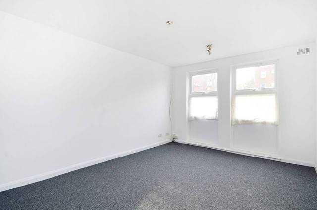  Image of 2 bedroom Maisonette for sale in Amhurst Park London N16 at Amhurst Park  Stamford Hill, N16 5LX