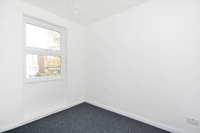  Image of 2 bedroom Maisonette for sale in Amhurst Park London N16 at Amhurst Park  Stamford Hill, N16 5LX