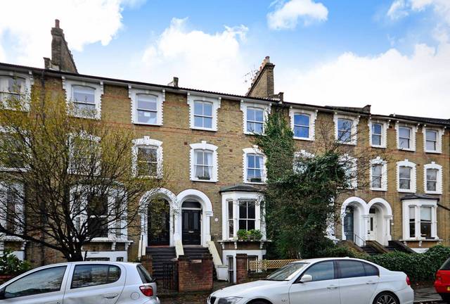  Image of 2 bedroom Flat for sale in Amhurst Road London N16 at Amhurst Road  Stoke Newington, N16 7UX