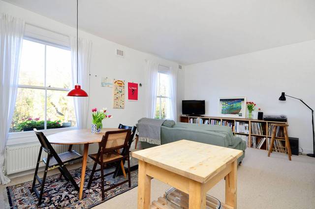  Image of 2 bedroom Flat for sale in Amhurst Road London N16 at Amhurst Road  Stoke Newington, N16 7UX
