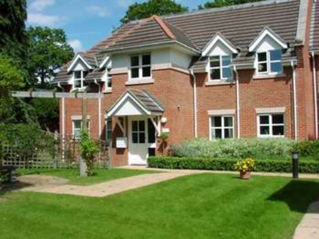  Image of 2 bedroom Flat to rent in Baddesley Road Chandler