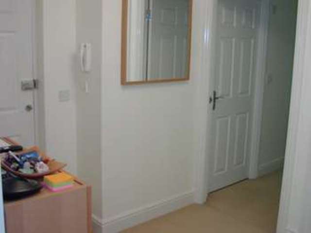  Image of 2 bedroom Flat to rent in Baddesley Road Chandler