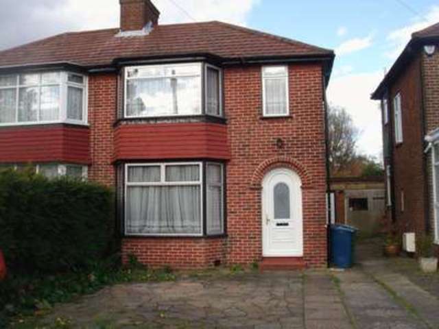  Image of 3 bedroom Semi-Detached house to rent in Anmersh Grove Stanmore HA7 at Anmersh Grove  Stanmore, HA7 1NZ