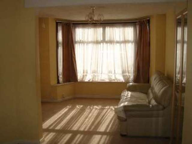  Image of 3 bedroom Semi-Detached house to rent in Anmersh Grove Stanmore HA7 at Anmersh Grove  Stanmore, HA7 1NZ