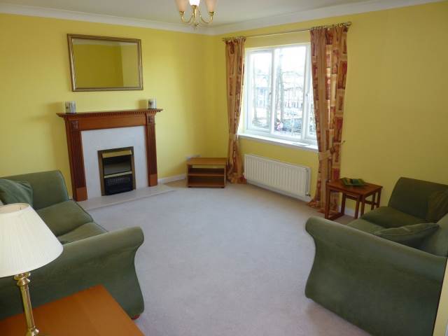  Image of 2 bedroom Flat to rent in Annfield Gardens Stirling FK8 at Stirling Town Stirling Stirling, FK8 2BJ