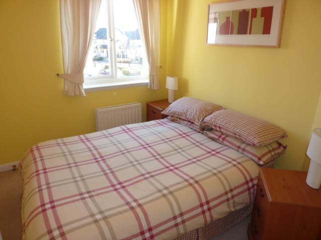  Image of 2 bedroom Flat to rent in Annfield Gardens Stirling FK8 at Stirling Town Stirling Stirling, FK8 2BJ