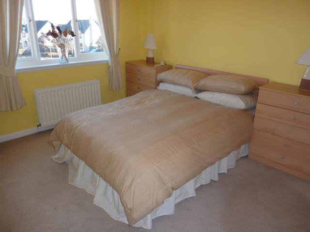  Image of 2 bedroom Flat to rent in Annfield Gardens Stirling FK8 at Stirling Town Stirling Stirling, FK8 2BJ